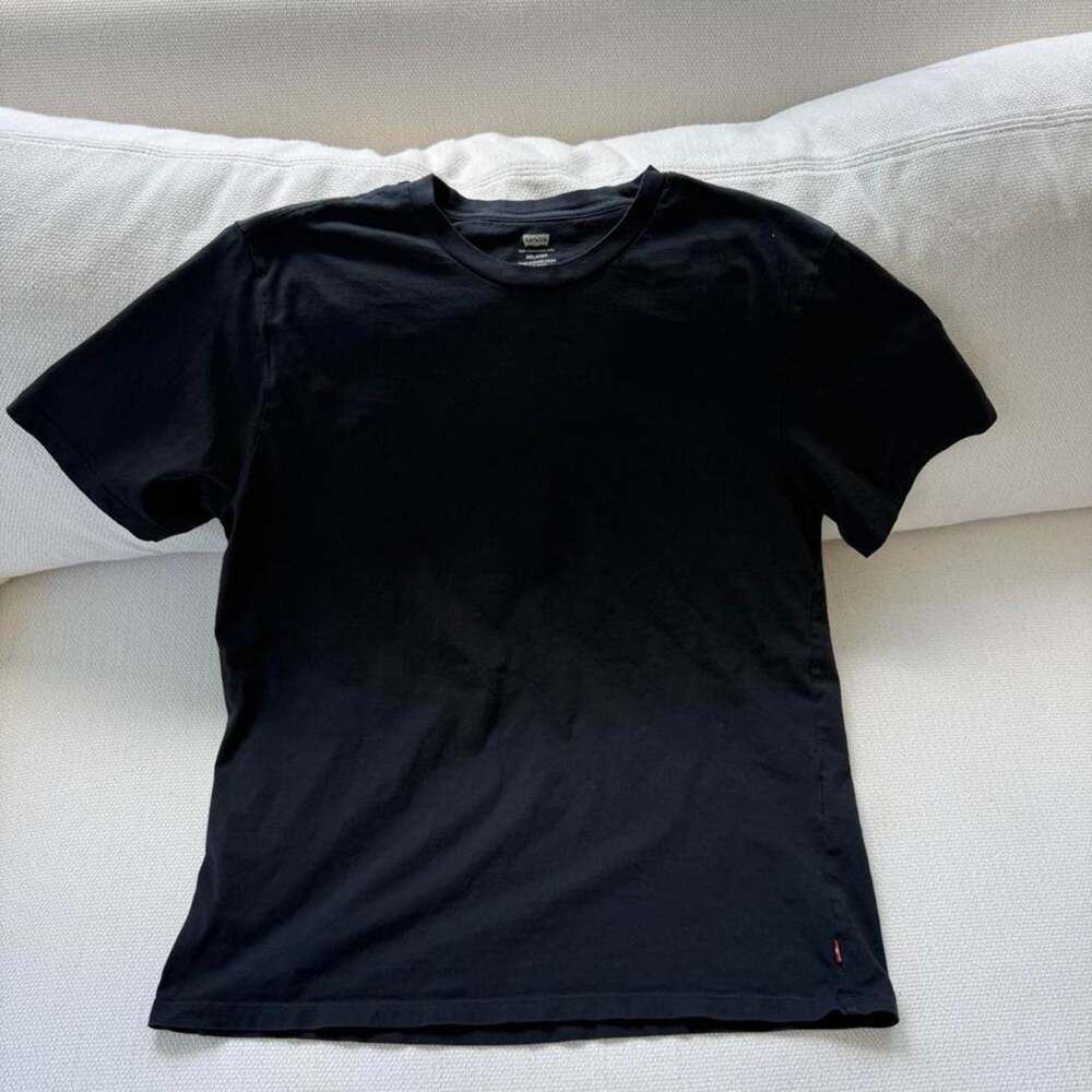 Levis black t shirt size l
